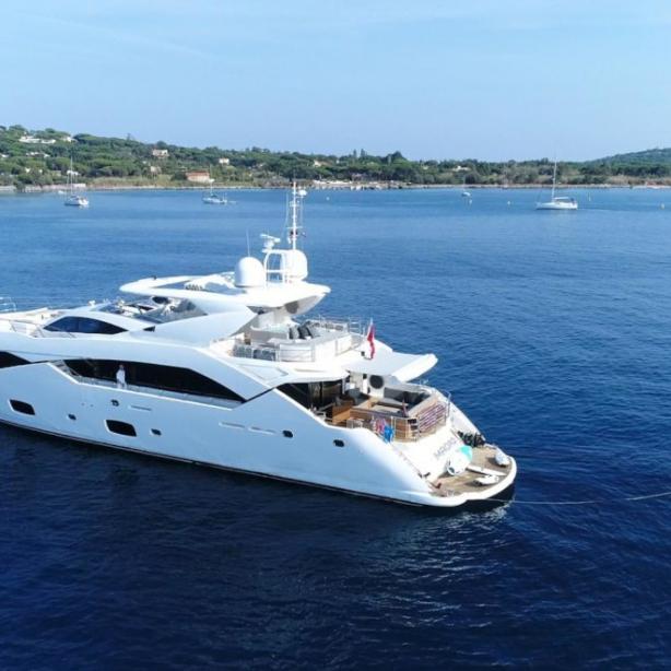 yacht Maoro