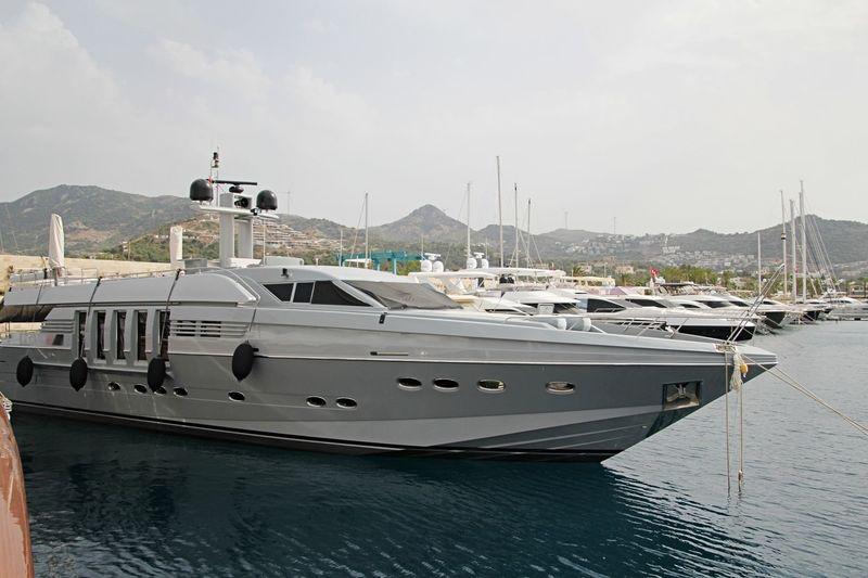 yacht Protect 136