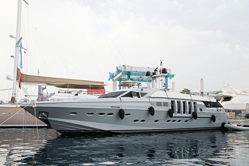 yacht Protect 136