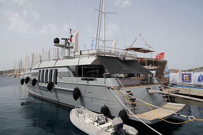 yacht Protect 136