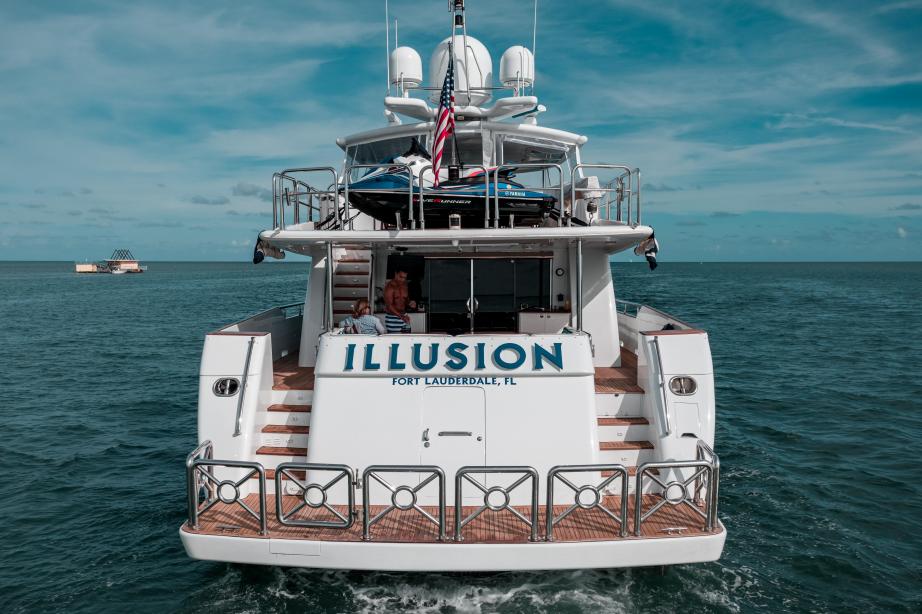 yacht Illusion