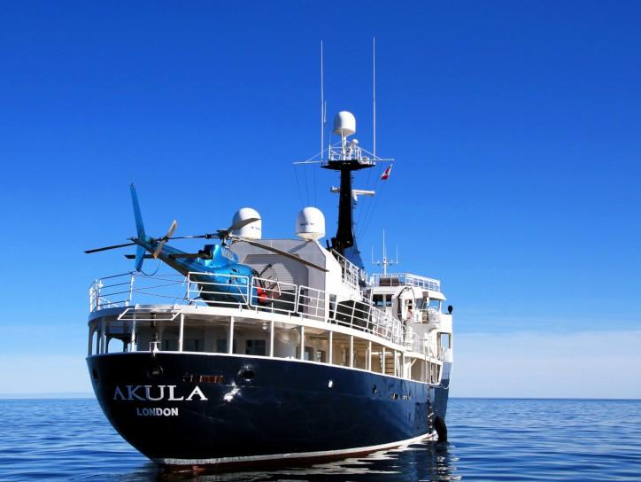 yacht Akula