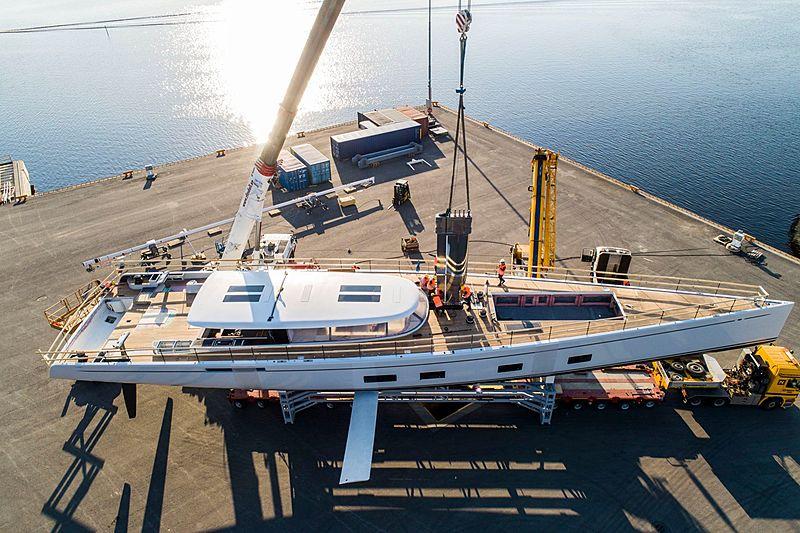 yacht Canova