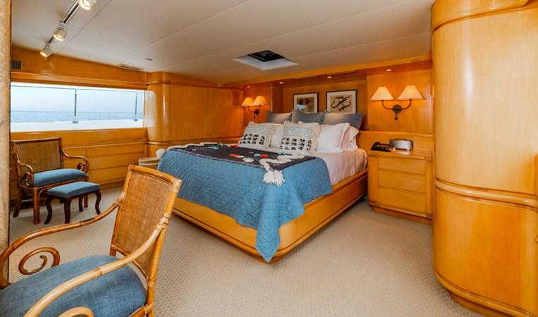 yacht Aquila