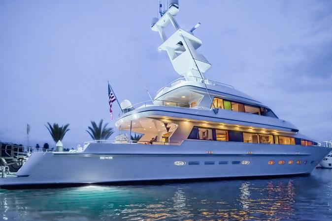 yacht Aquila