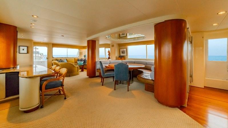 yacht Aquila