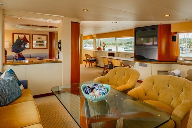 yacht Aquila