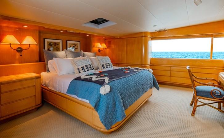 yacht Aquila
