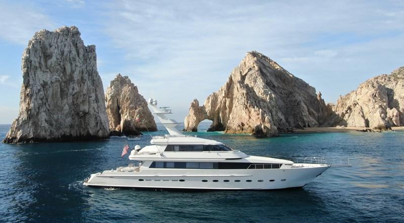 yacht Aquila