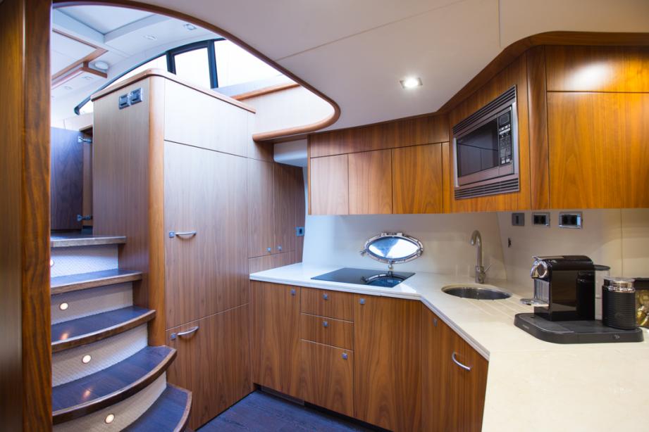 yacht Sunseeker Predator 72