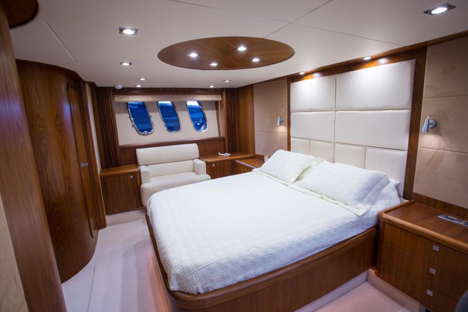 yacht Sunseeker Predator 72