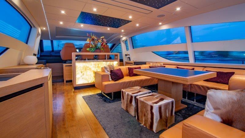 yacht Hawk