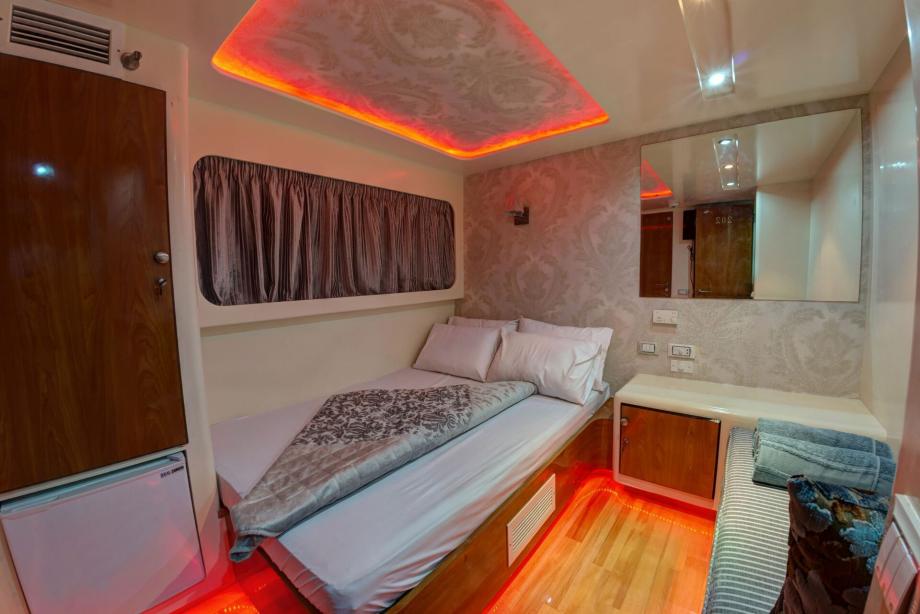yacht Betelgueser