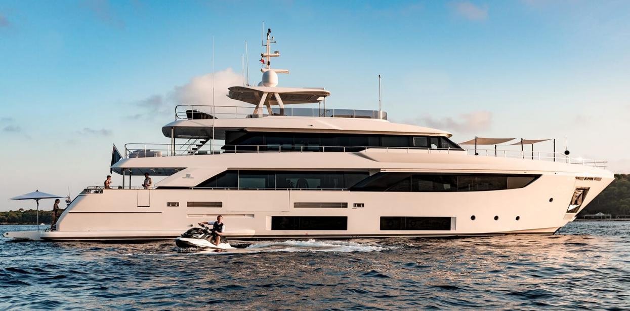 yacht Newal