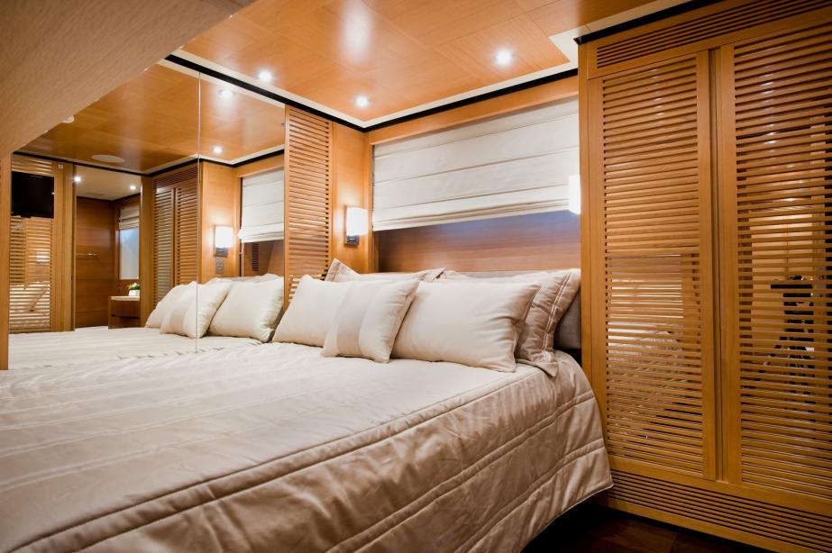 yacht Loana
