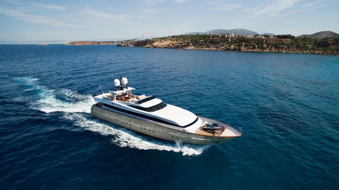 yacht Ithaki