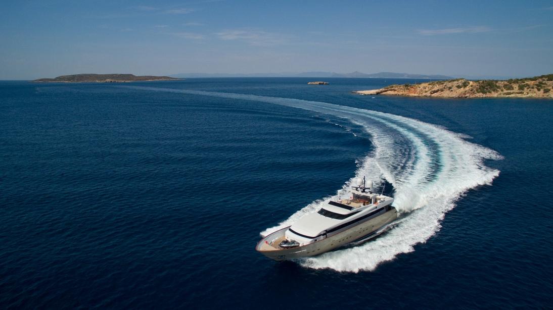 yacht Loana