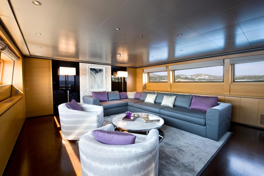 yacht Loana