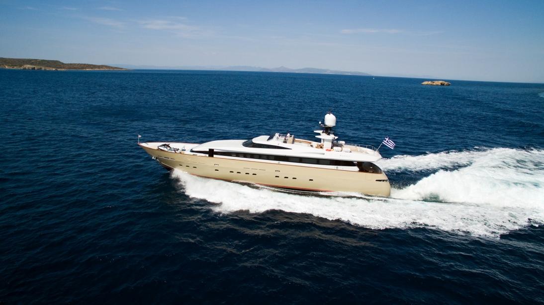 yacht Loana