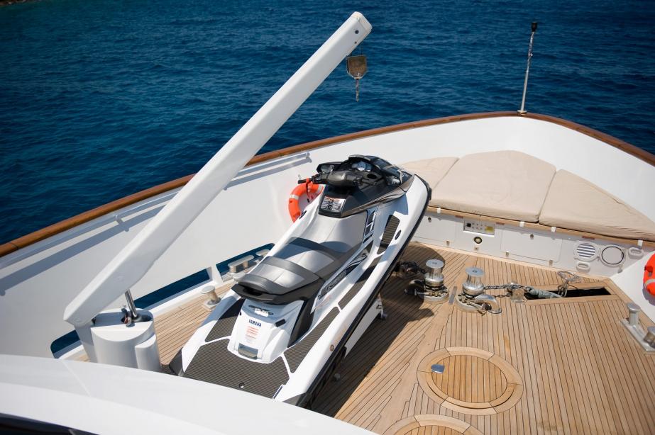 yacht Loana