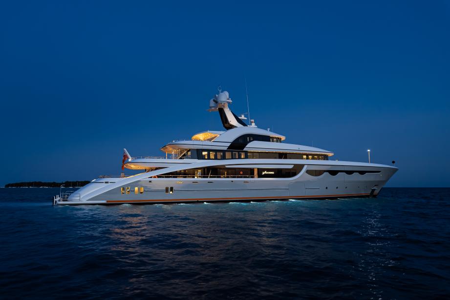 yacht Starlust