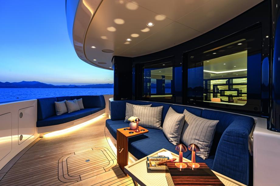 yacht Starlust