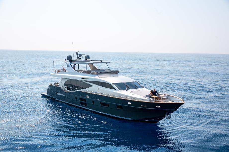 yacht Ursus V