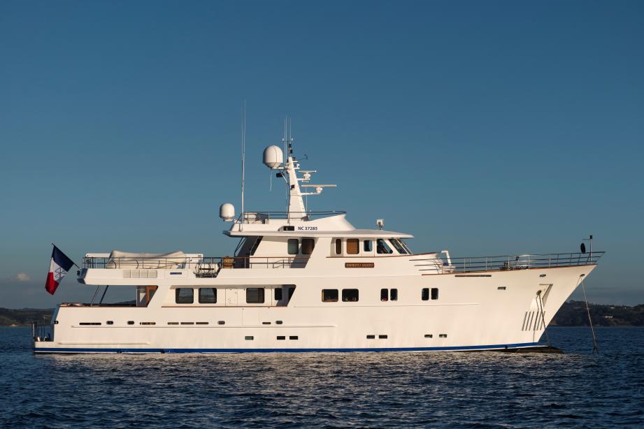 yacht Espiritu Santo