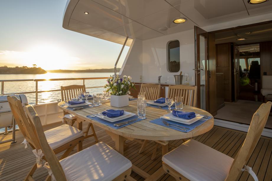 yacht Espiritu Santo