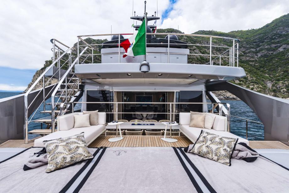 yacht Touch Me
