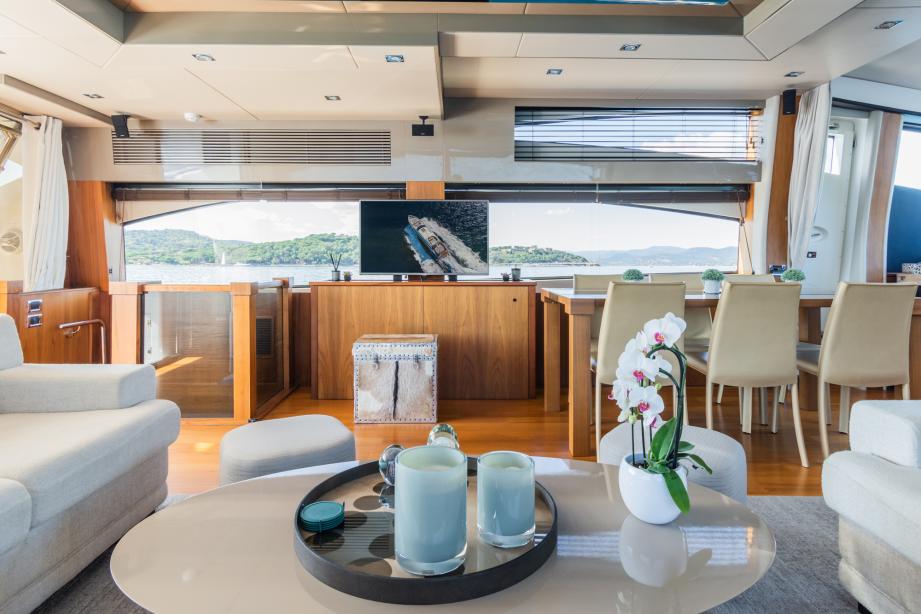 yacht Ghost