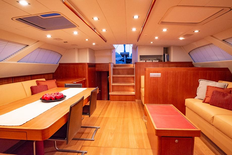 yacht Varsovie