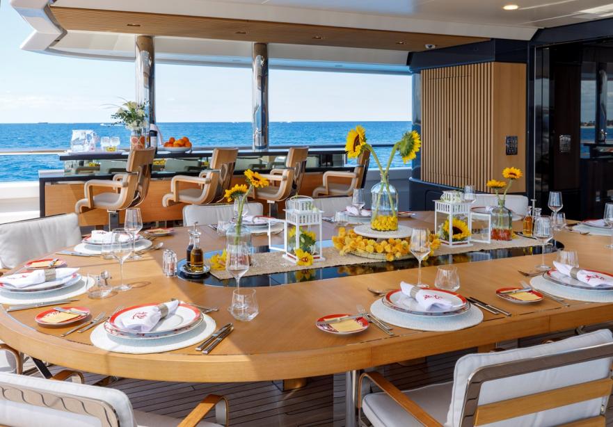 yacht Atomic