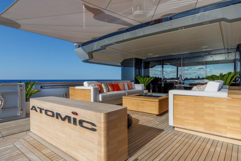 yacht Atomic