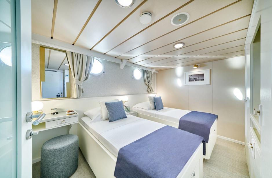 yacht La Perla