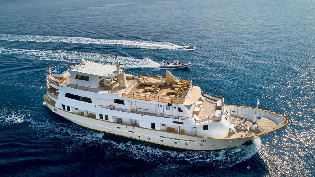 yacht La Perla