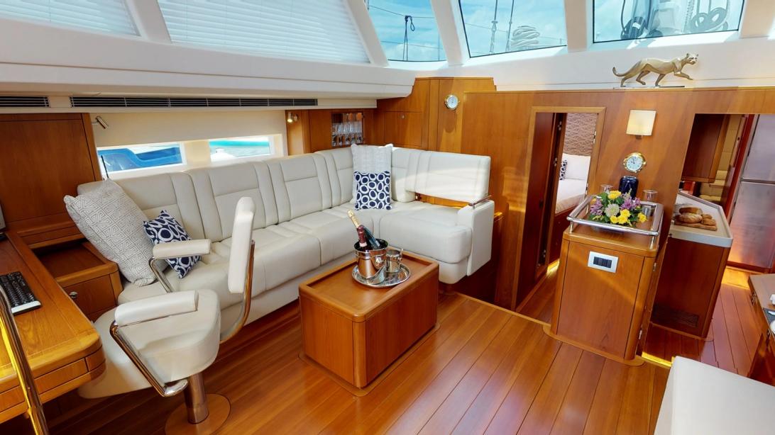 yacht Ayni
