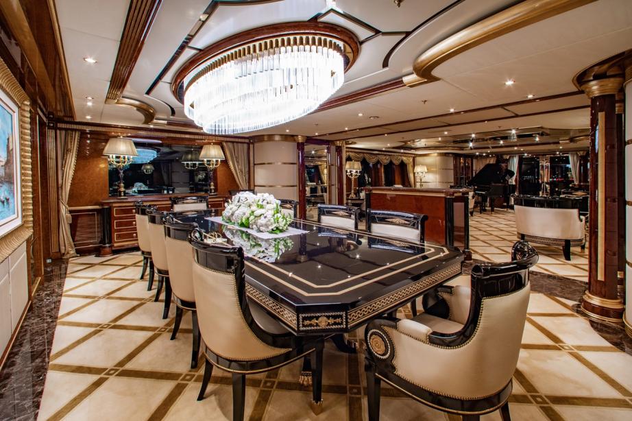 yacht Aquarium
