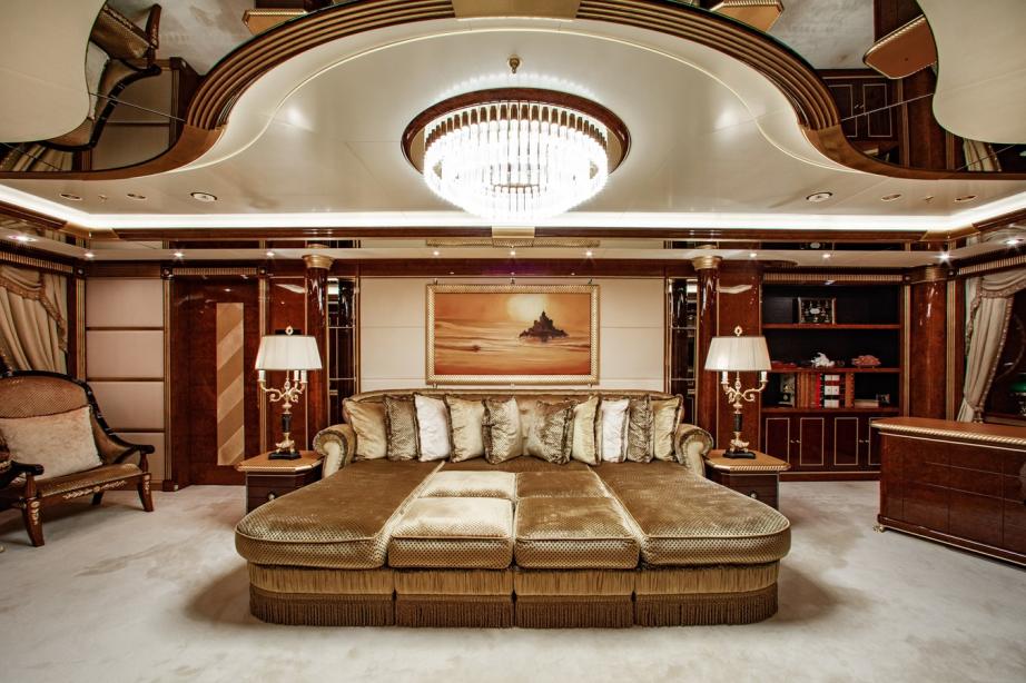 yacht Aquarium