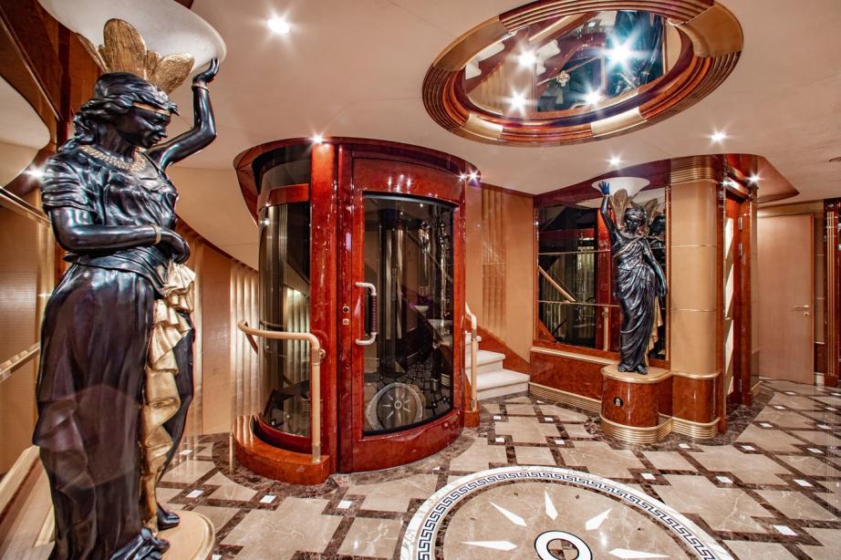 yacht Aquarium