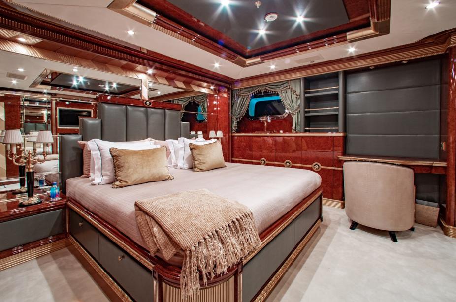 yacht Aquarium
