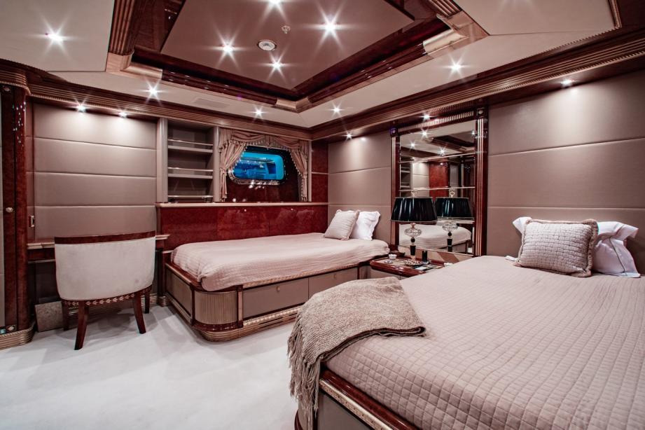 yacht Aquarium