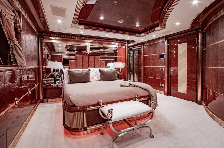 yacht Aquarium