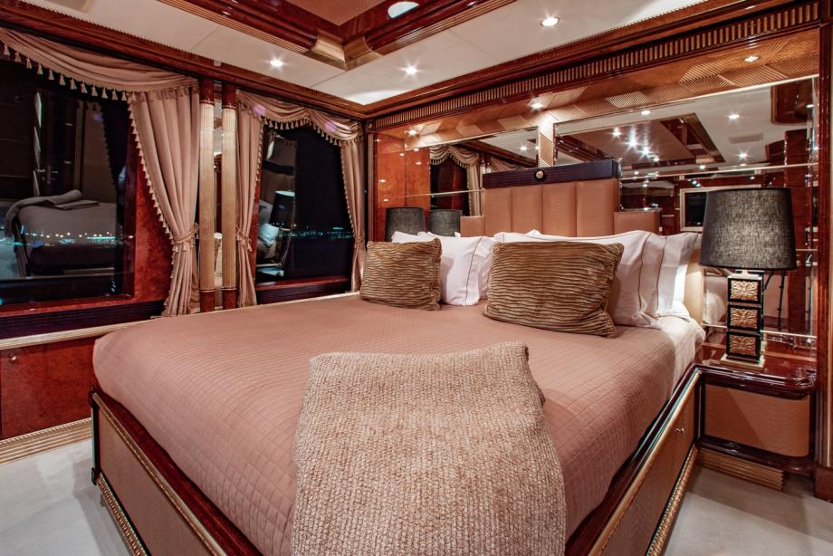 yacht Aquarium
