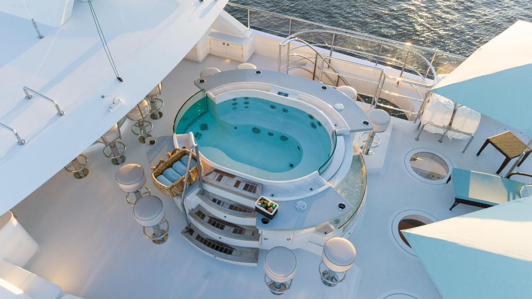 yacht Serenity