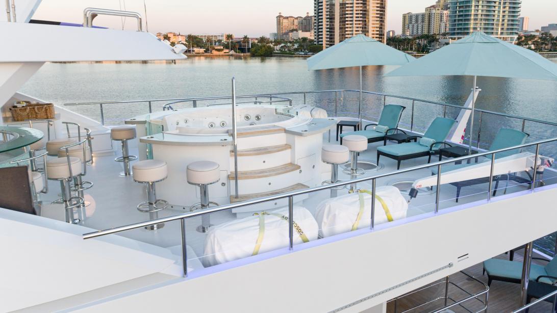 yacht Serenity