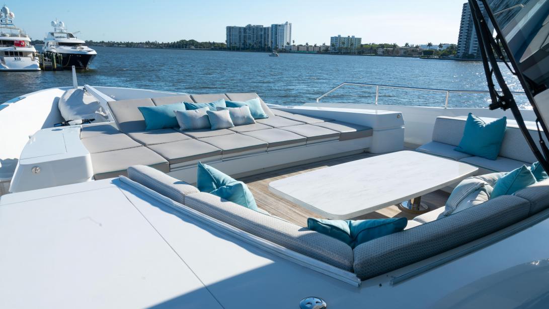 yacht Serenity