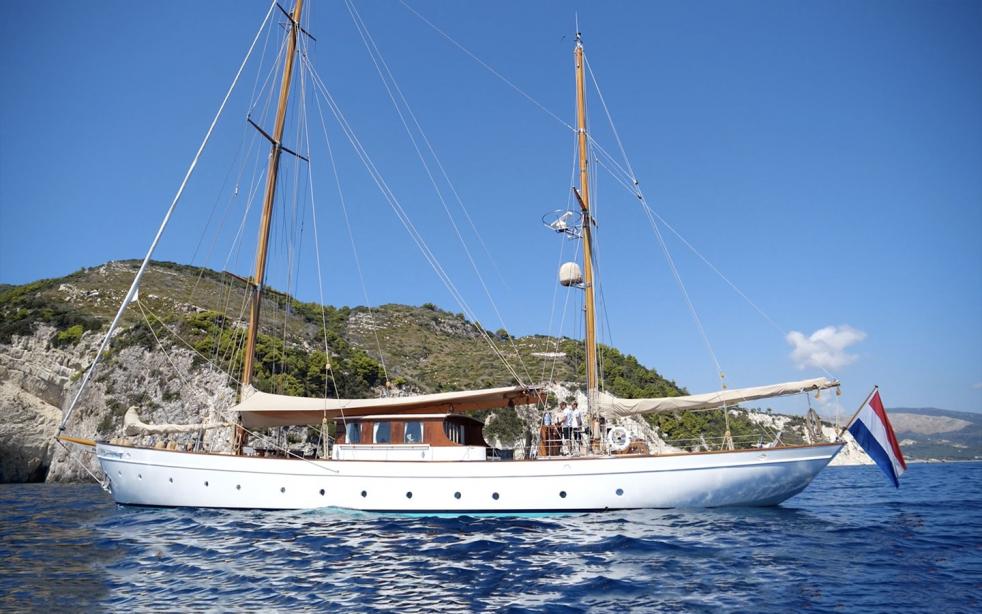 yacht Iduna