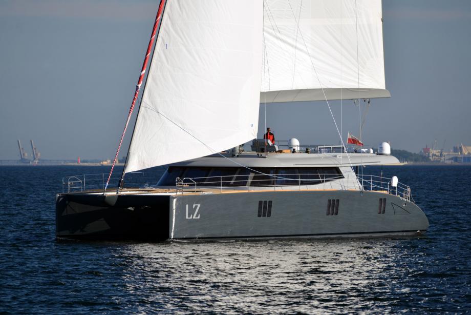 yacht Lucy Z