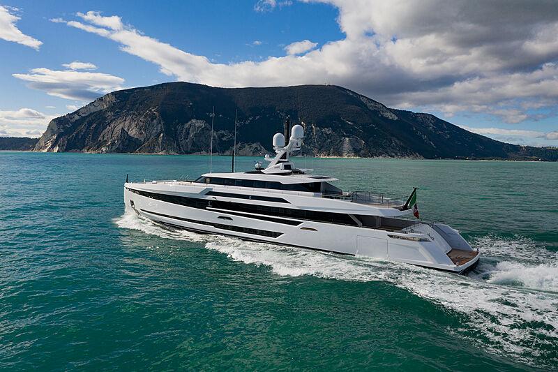 yacht K2